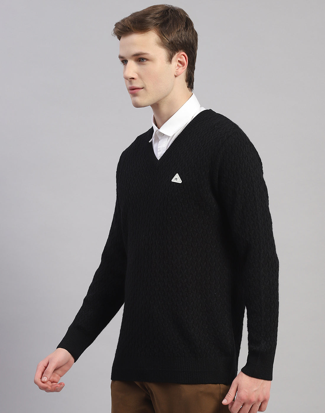 Men Black Solid V Neck Full Sleeve Pullover