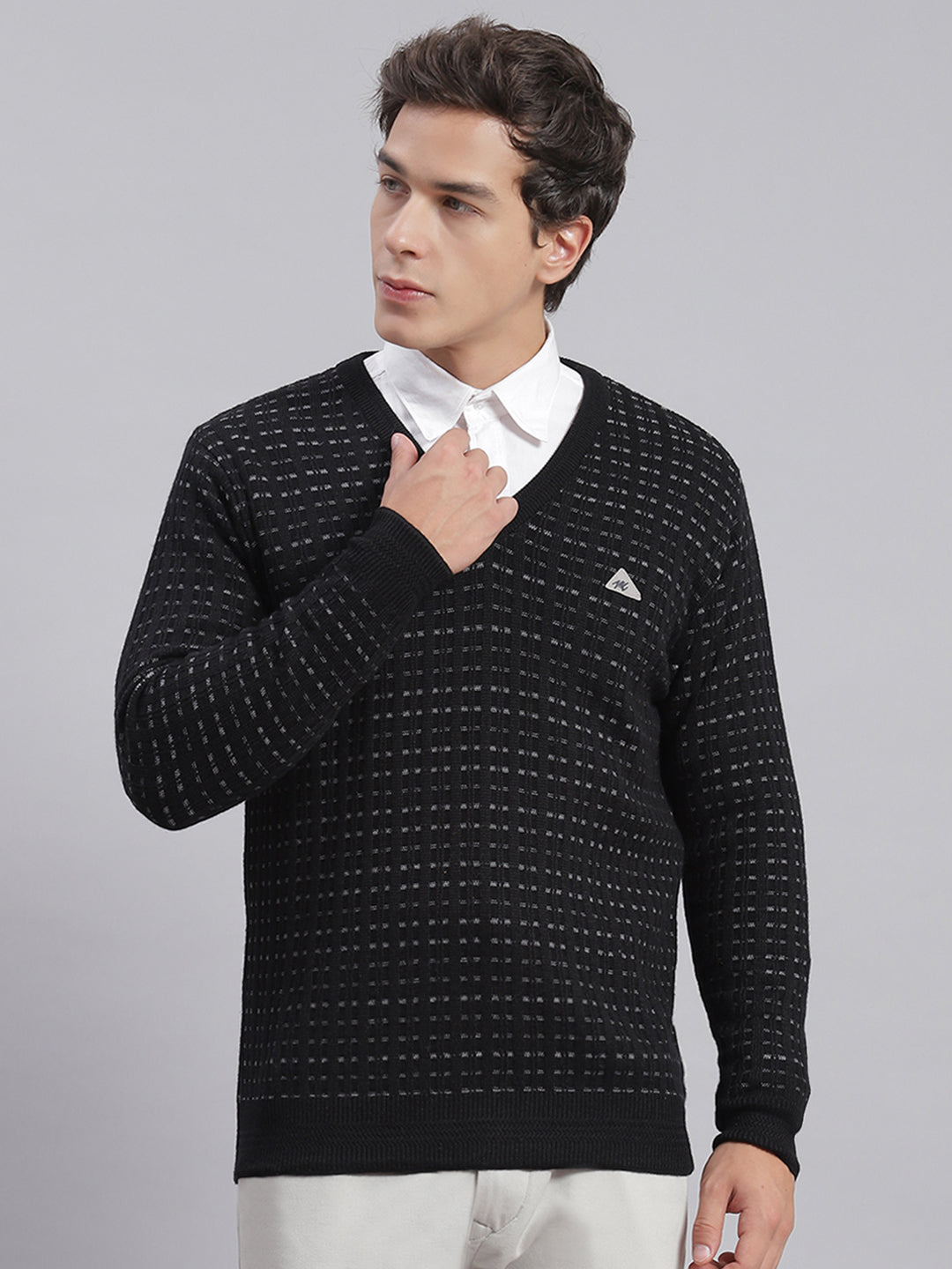 Men Black Self Design V Neck Full Sleeve Sweaters/Pullovers