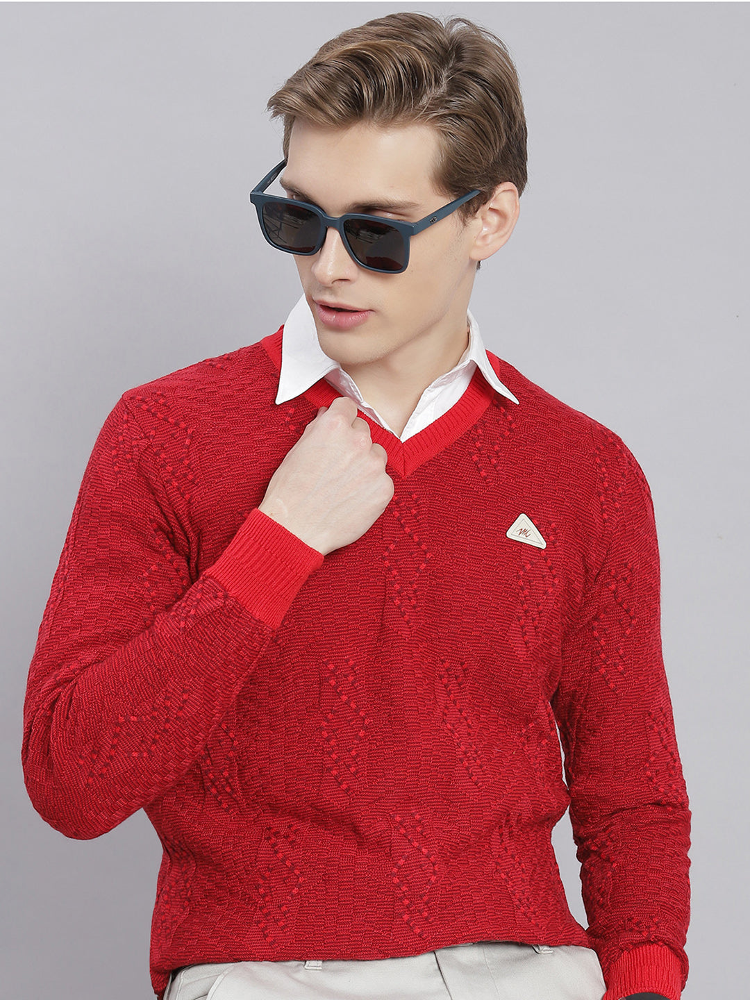 Men Red Self Design V Neck Full Sleeve Sweaters/Pullovers
