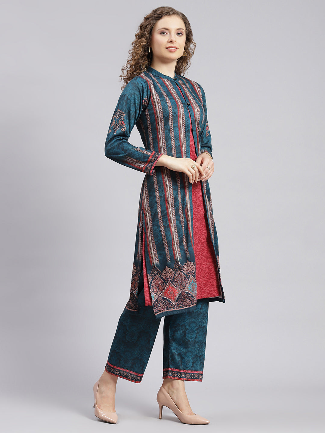 Women Blue & Red Self Design Wool blend Kurti Set