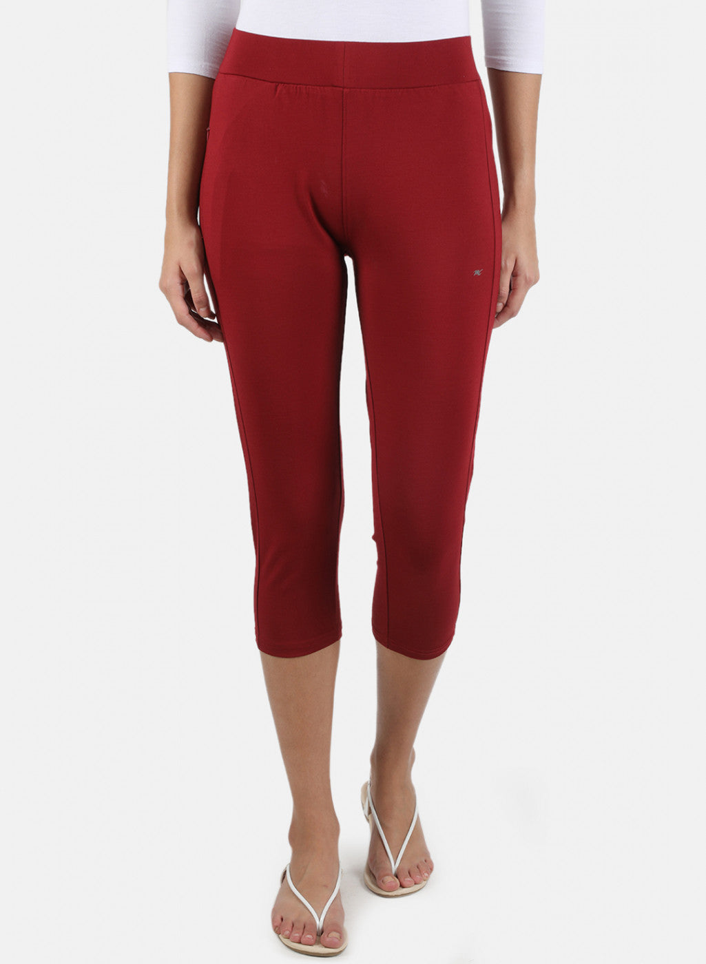 Women Maroon Plain Capri