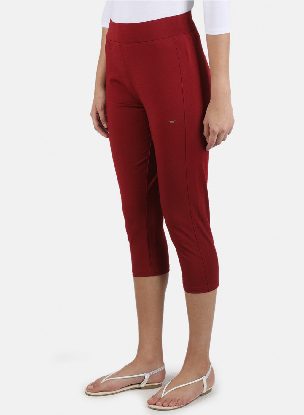Women Maroon Plain Capri