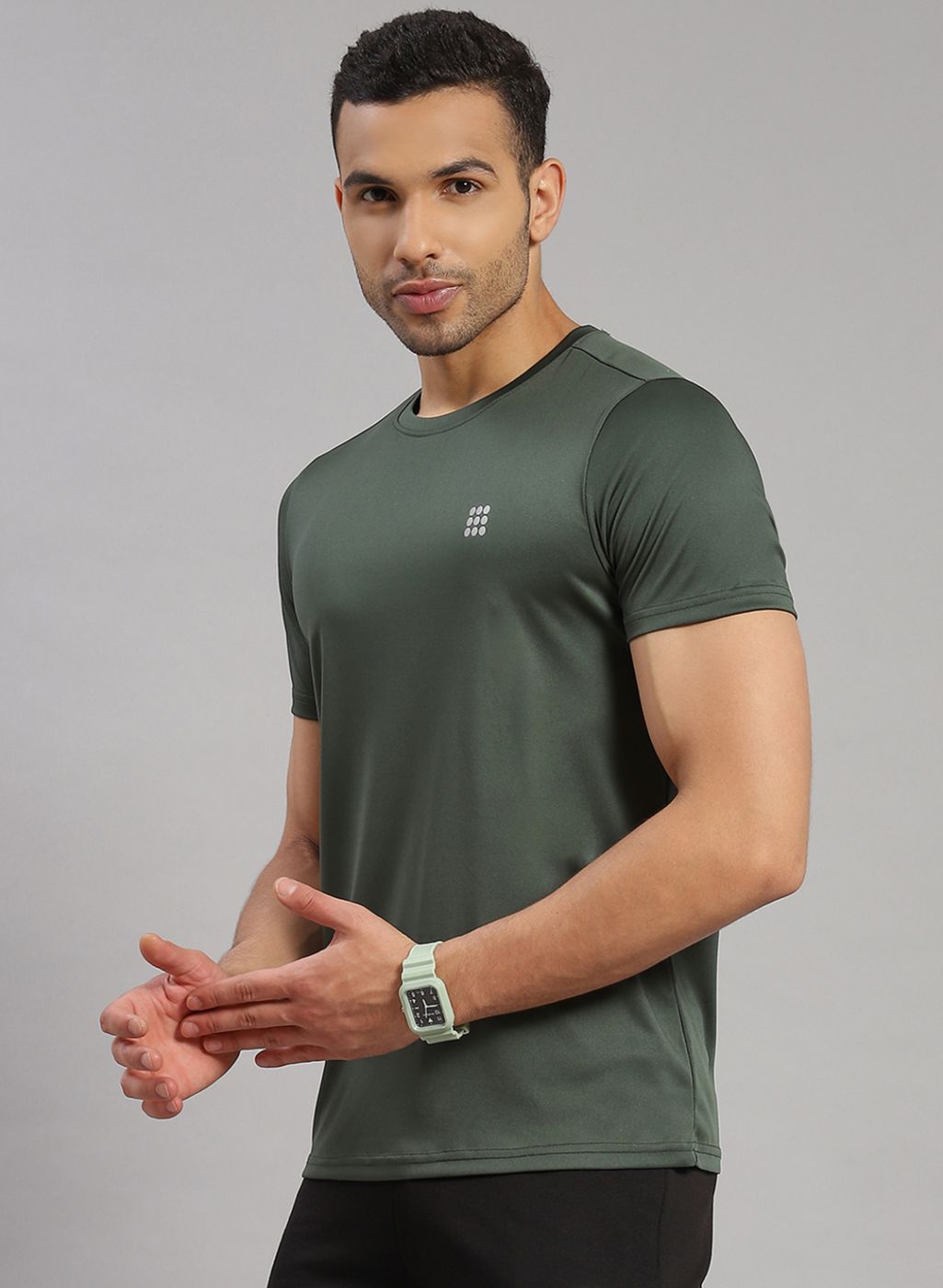 Men Olive Solid T-Shirt