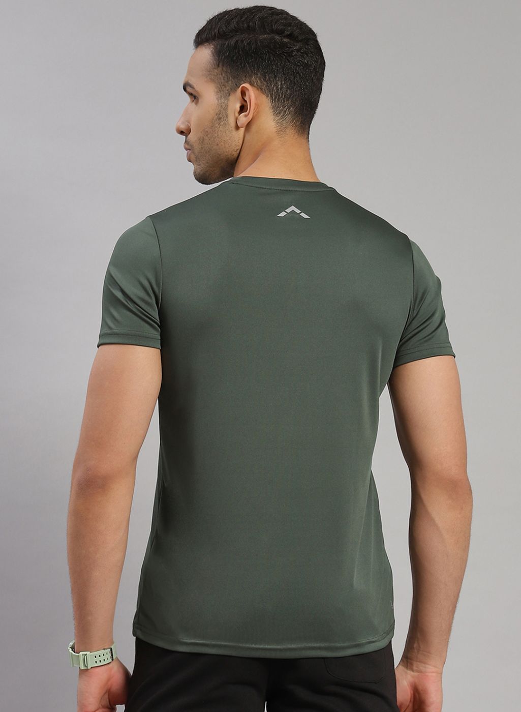 Men Olive Solid T-Shirt