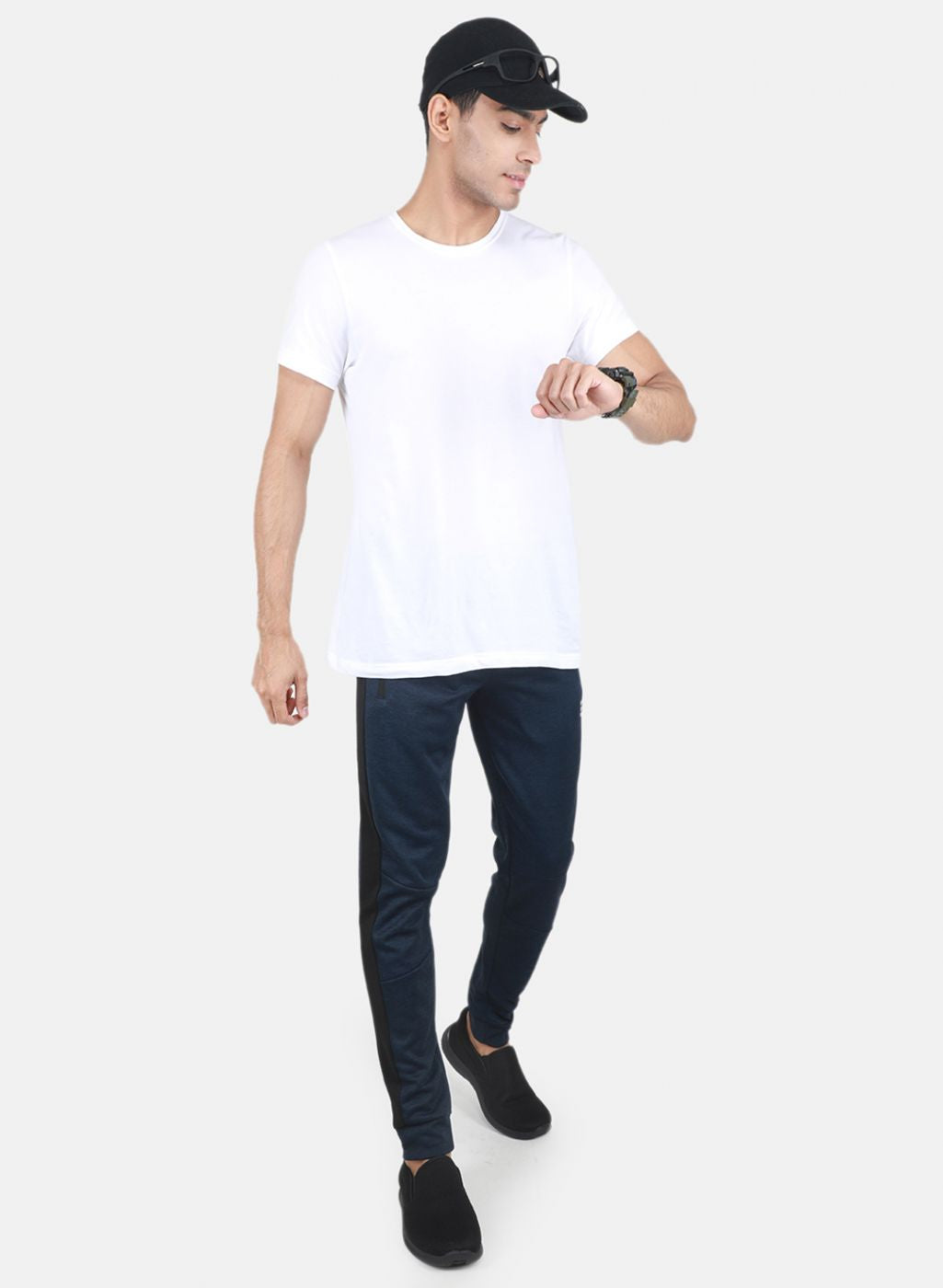 Rock-it Men NAvy Blue Solid Jogger