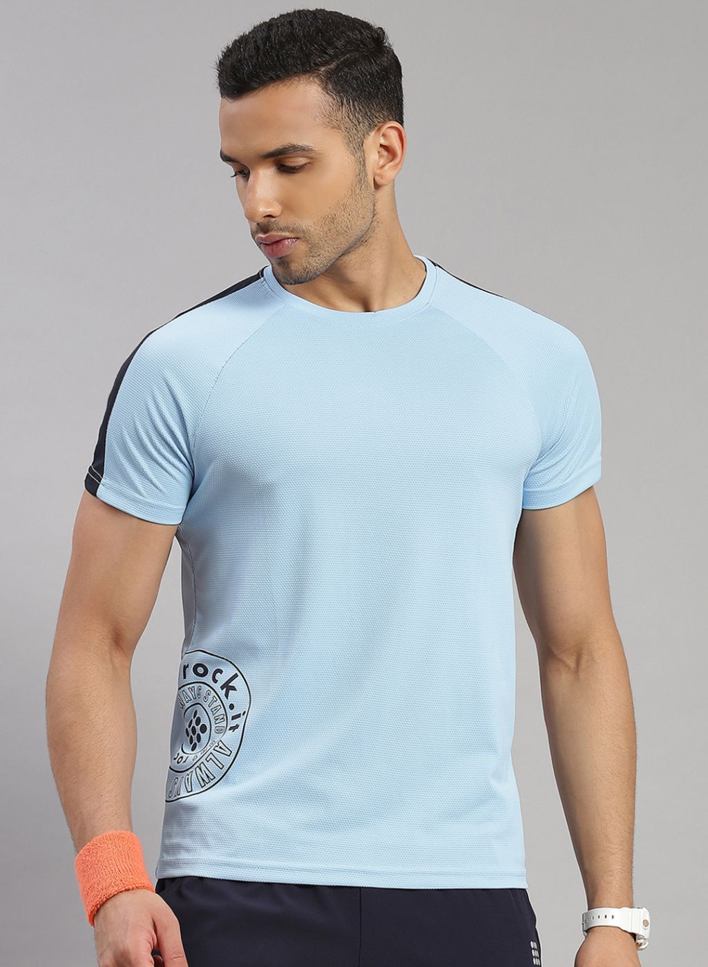 Men Blue Solid T-Shirt