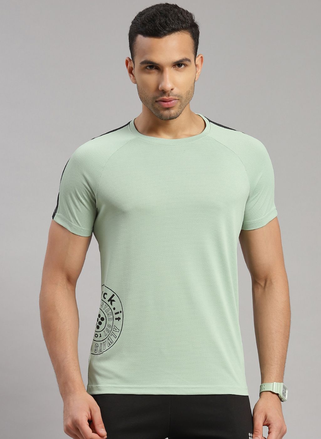 Men Green Solid T-Shirt