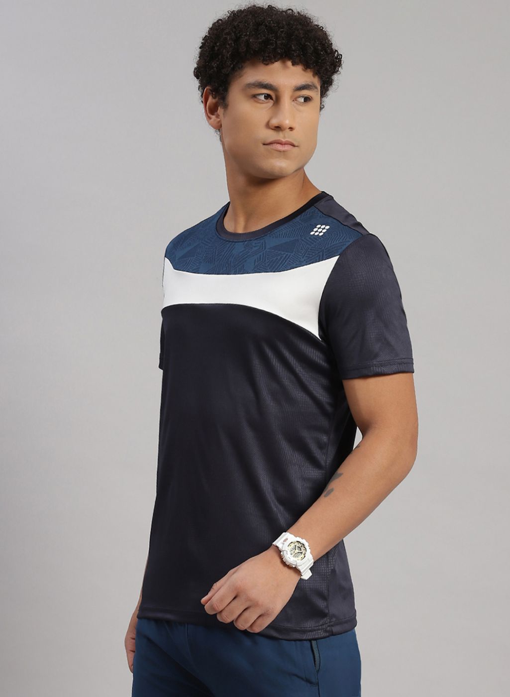 Men Grey Solid T-Shirt