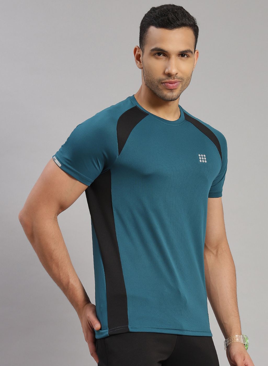 Men Blue Solid T-Shirt