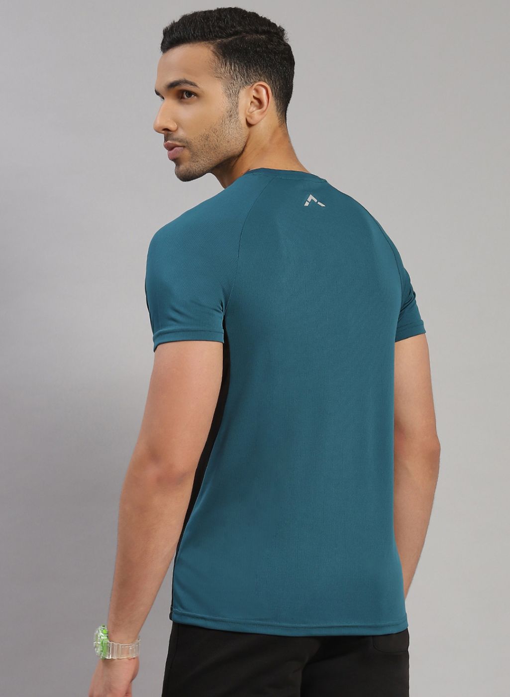 Men Blue Solid T-Shirt