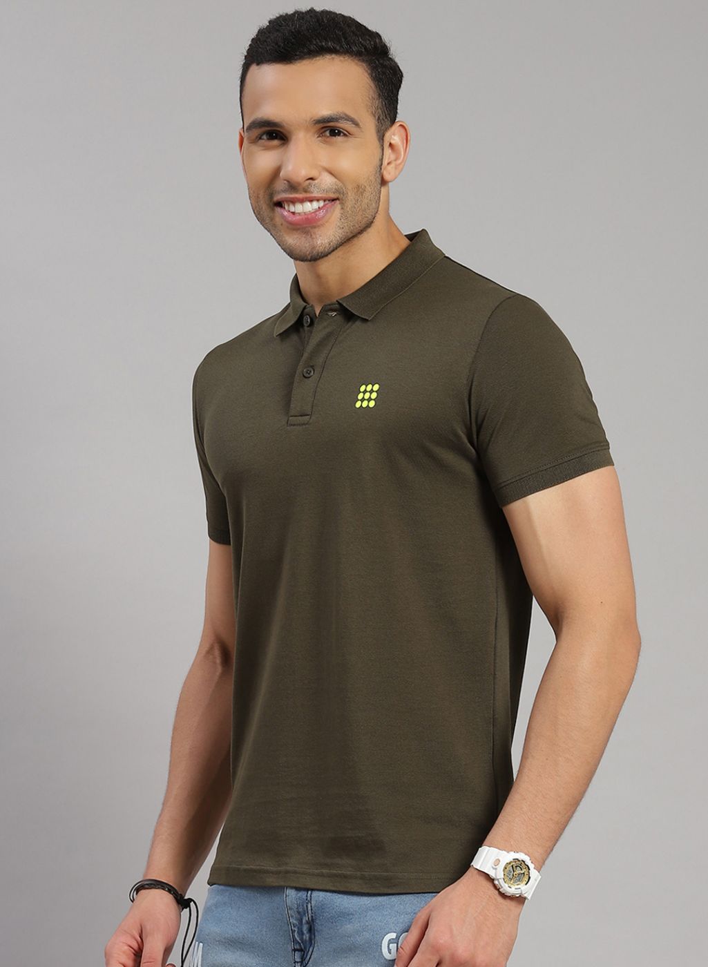 Men Olive Solid T-Shirt