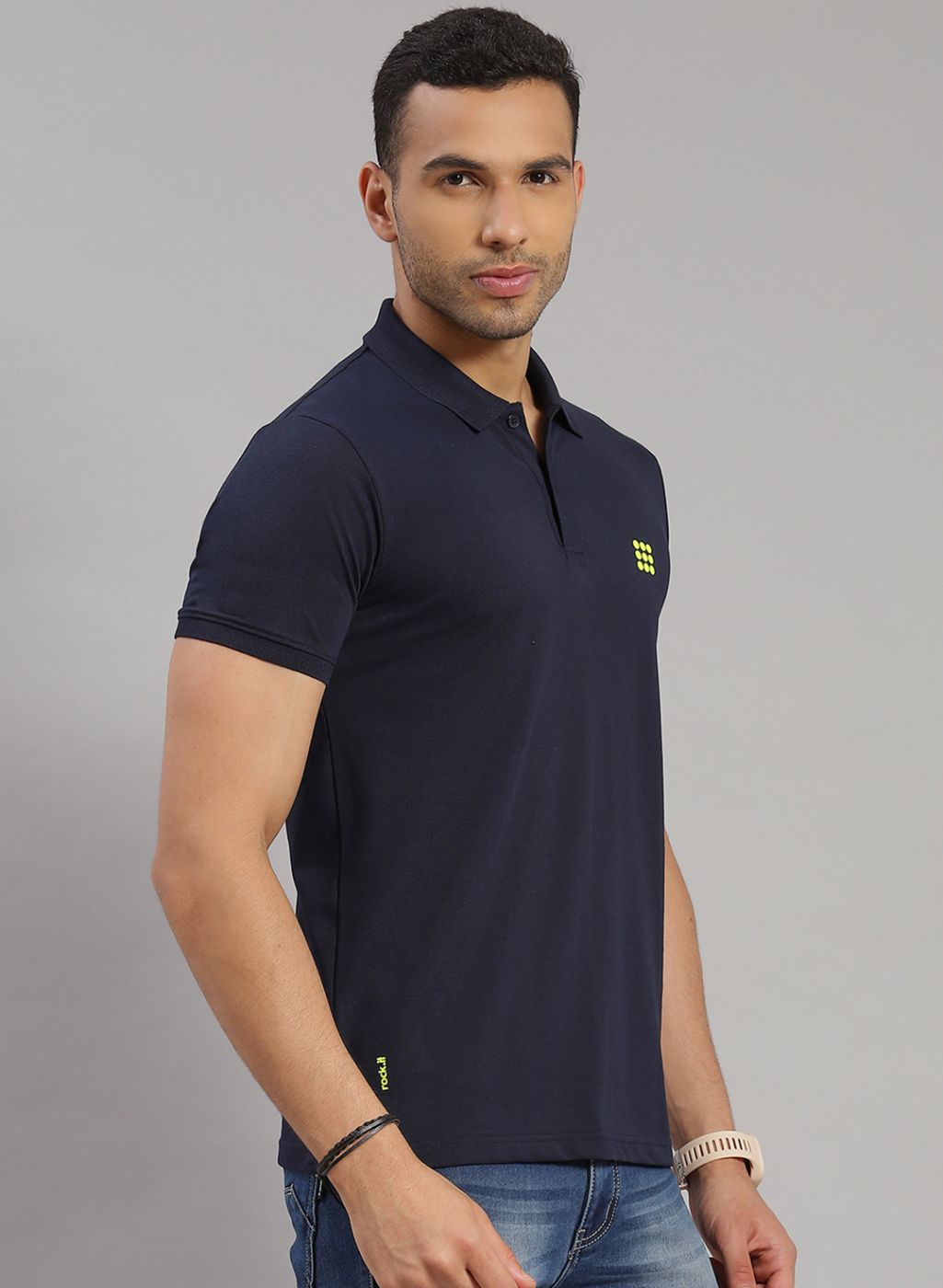 Men NAvy Blue Solid T-Shirt