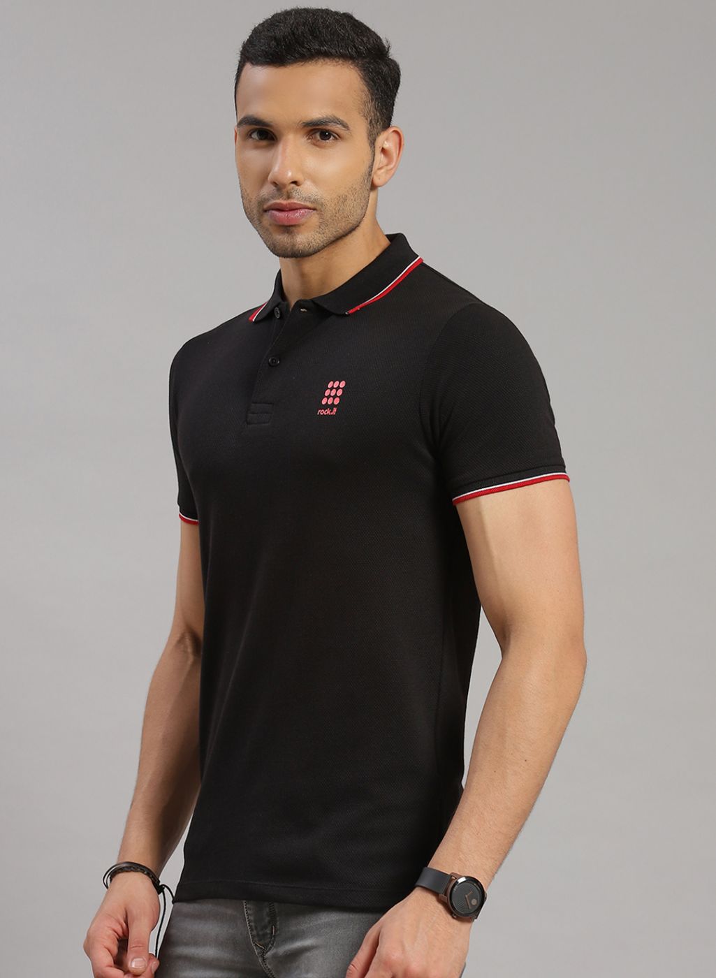 Men Black Solid T-Shirt