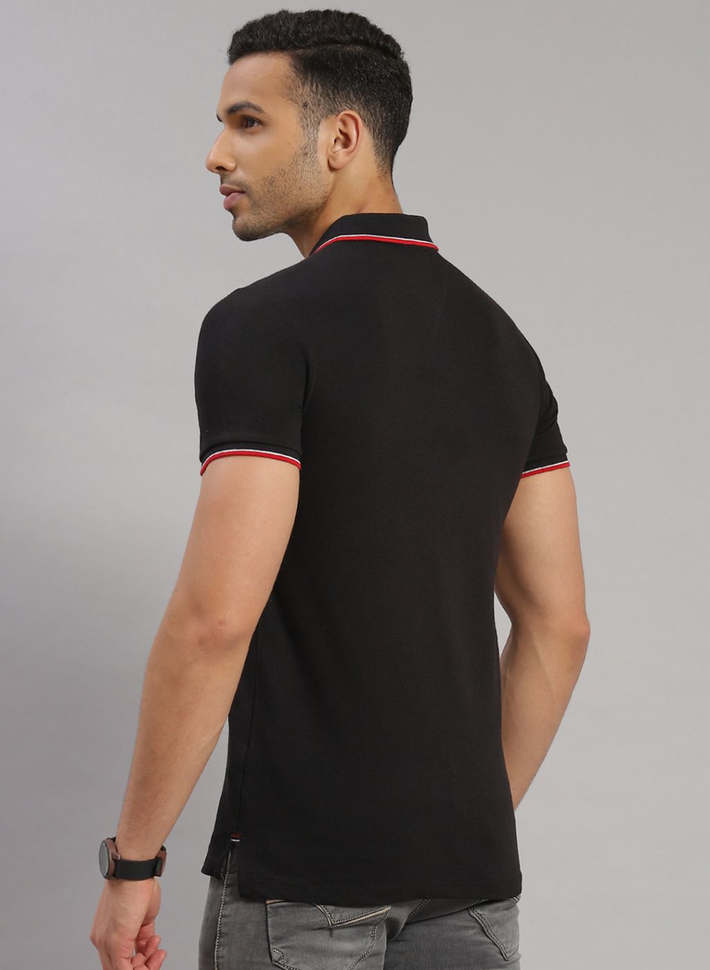 Men Black Solid T-Shirt