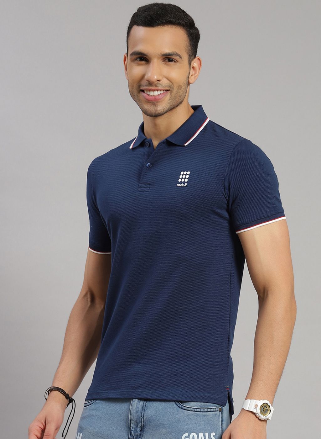 Men Blue Solid T-Shirt