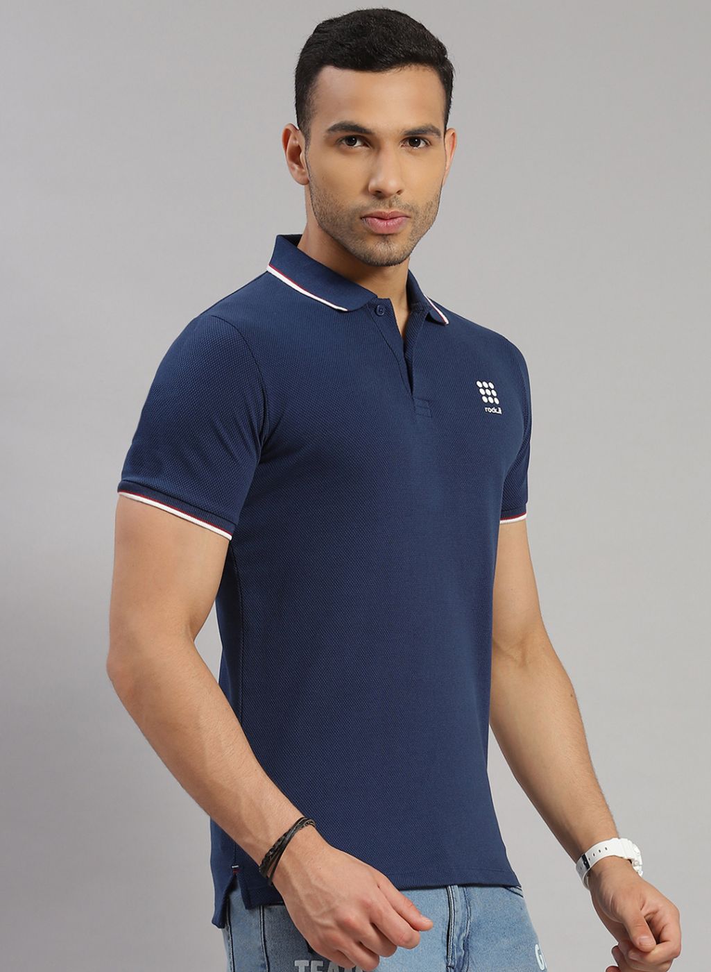 Men Blue Solid T-Shirt
