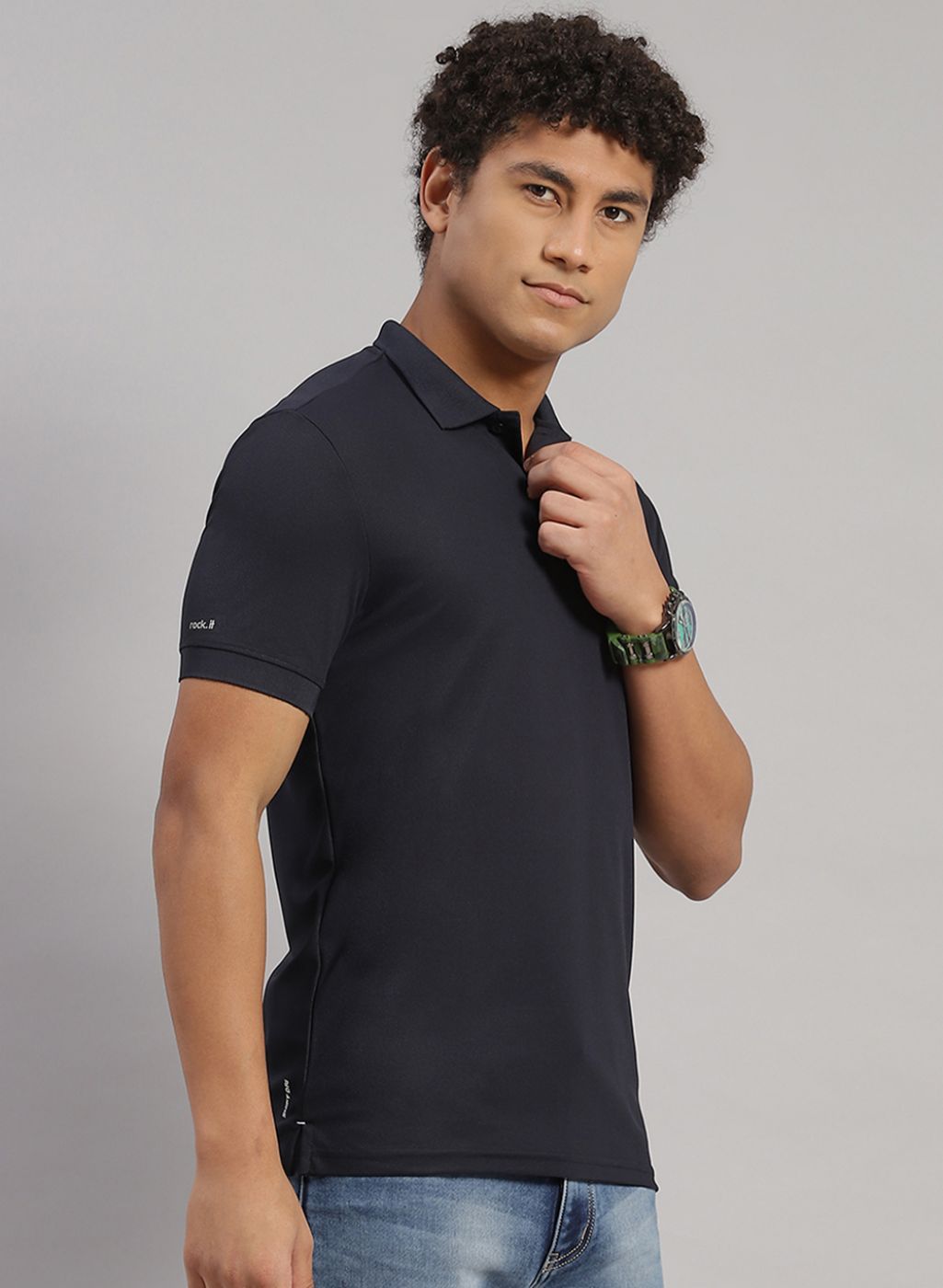 Men NAvy Blue Solid T-Shirt