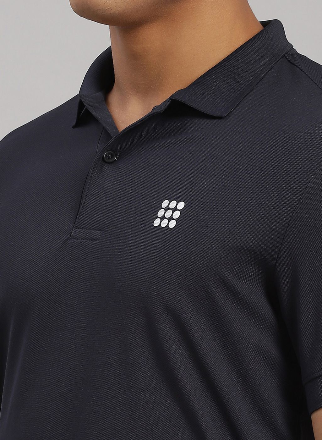 Men NAvy Blue Solid T-Shirt
