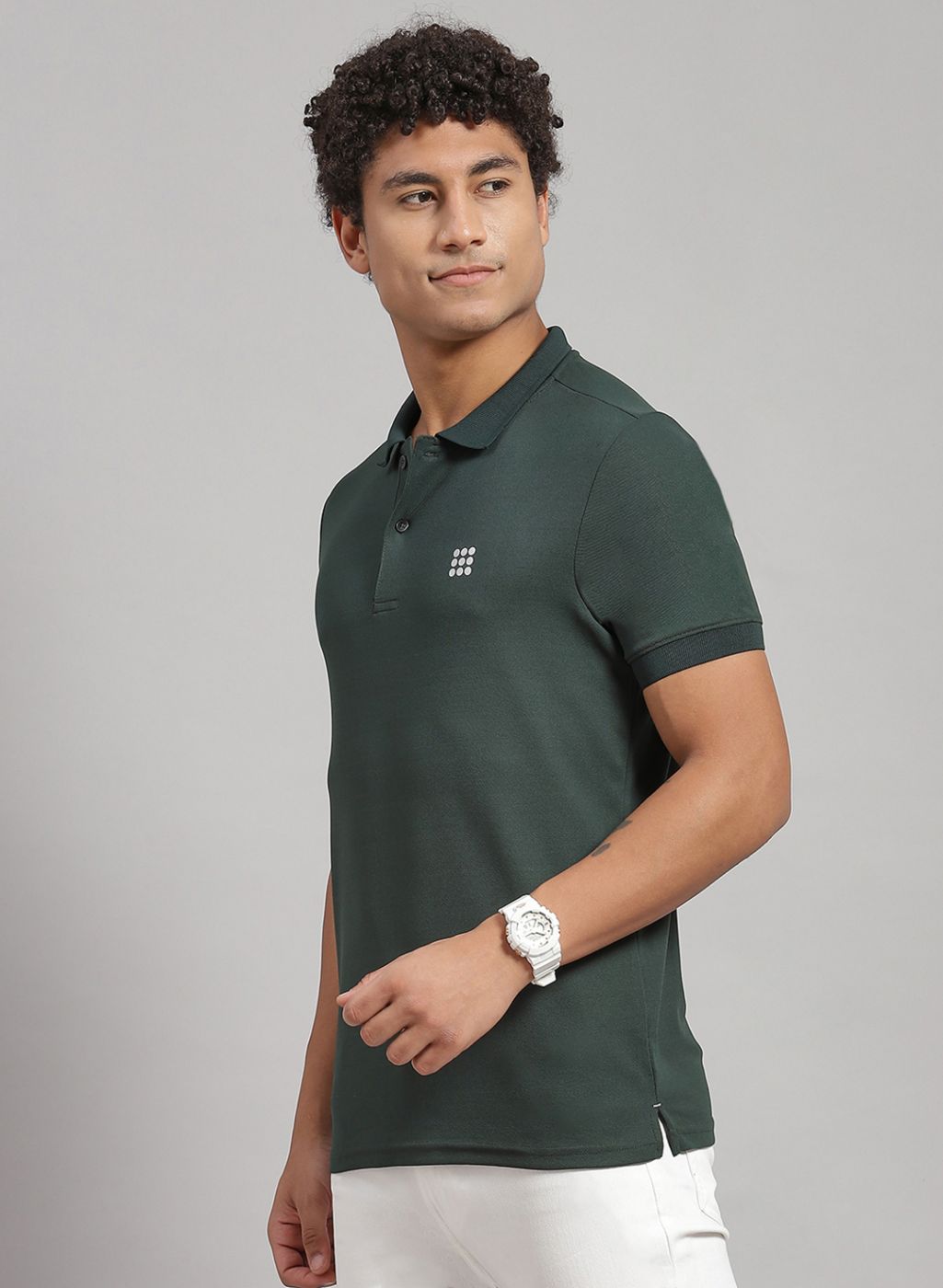 Men Green Solid T-Shirt
