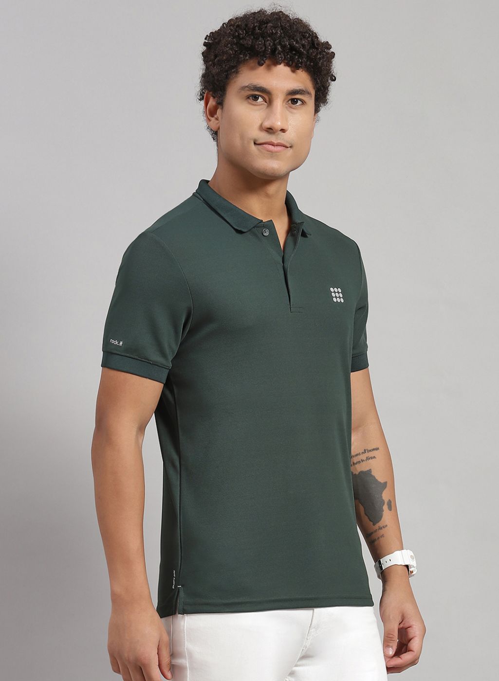 Men Green Solid T-Shirt