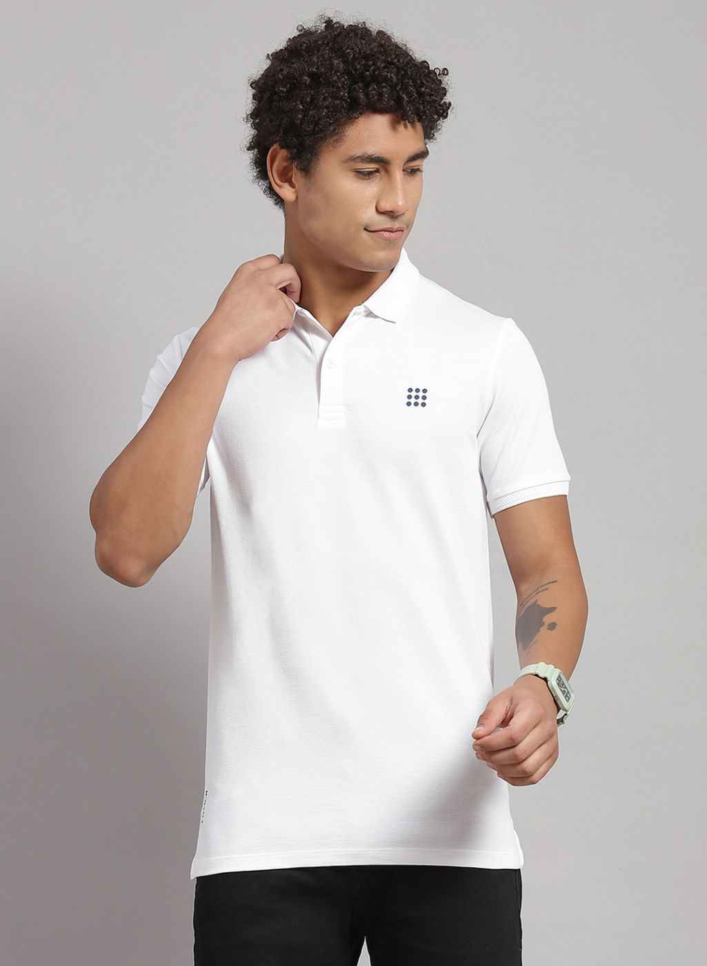 Men White Solid T-Shirt