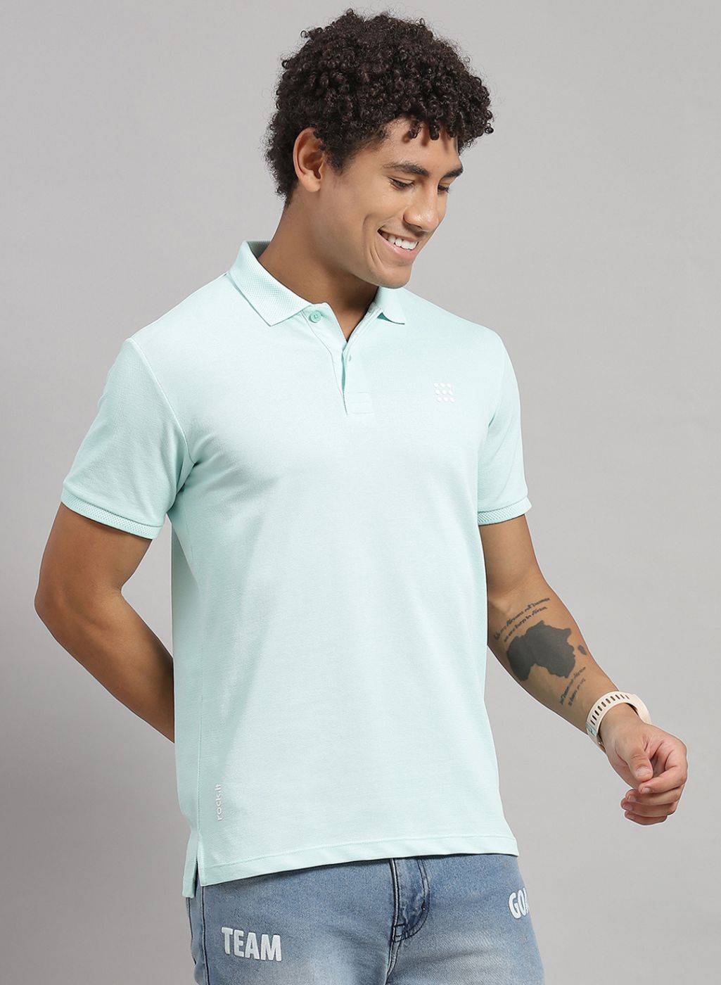 Men Blue Solid T-Shirt