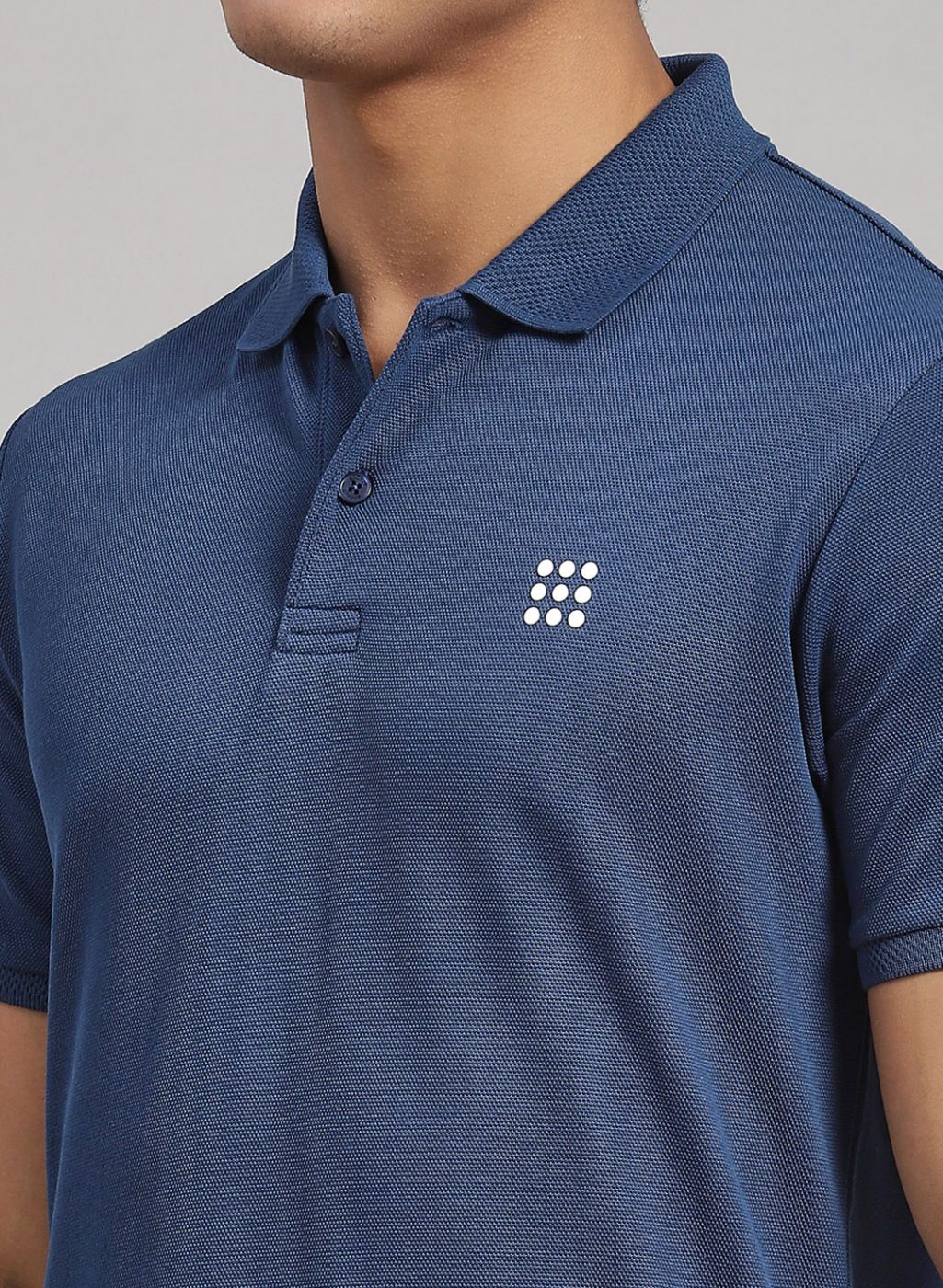 Men NAvy Blue Solid T-Shirt