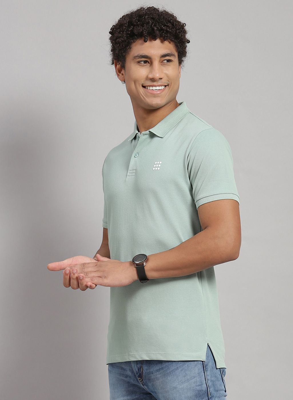 Men Green Solid T-Shirt