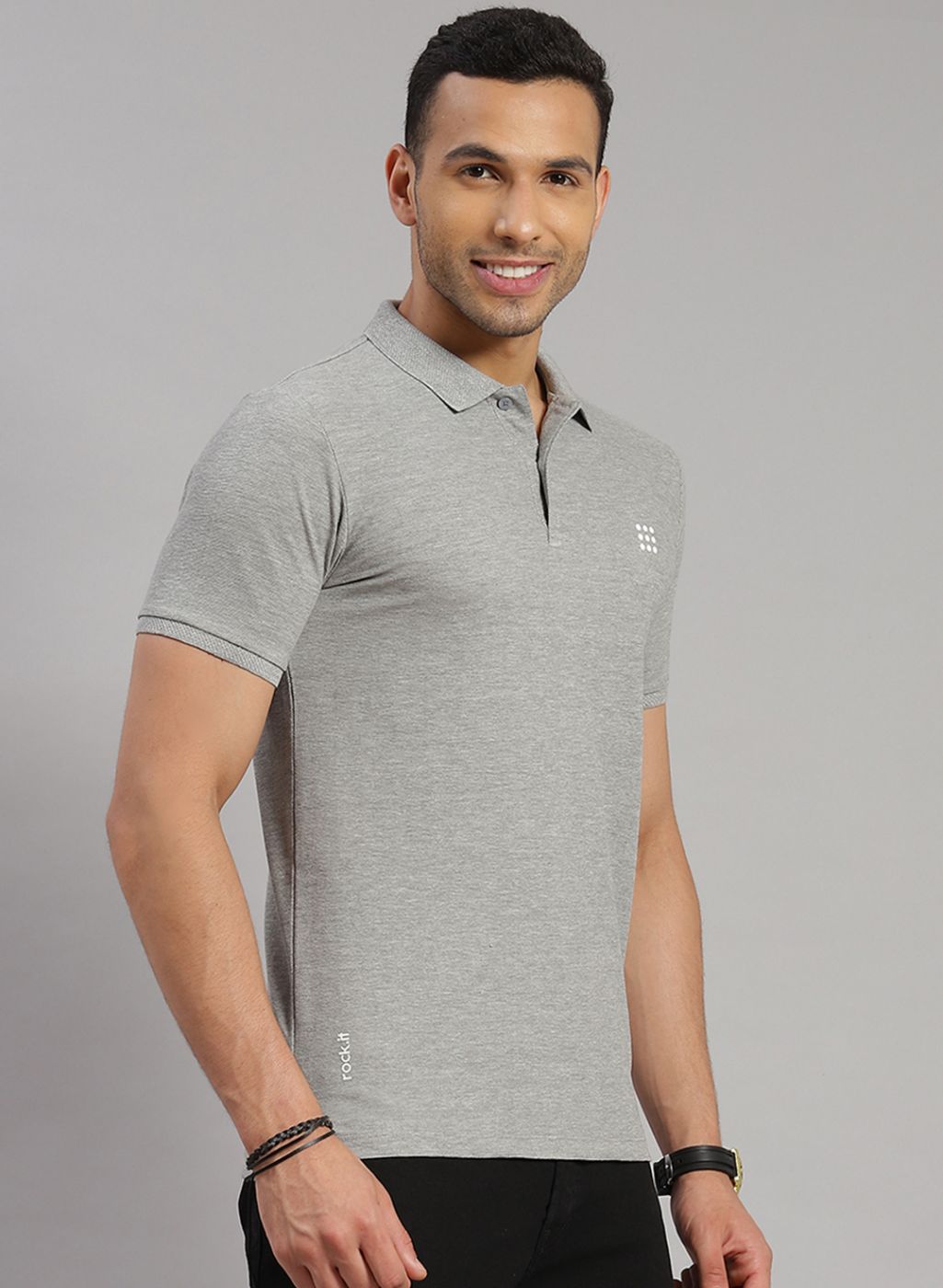 Men Grey Solid T-Shirt