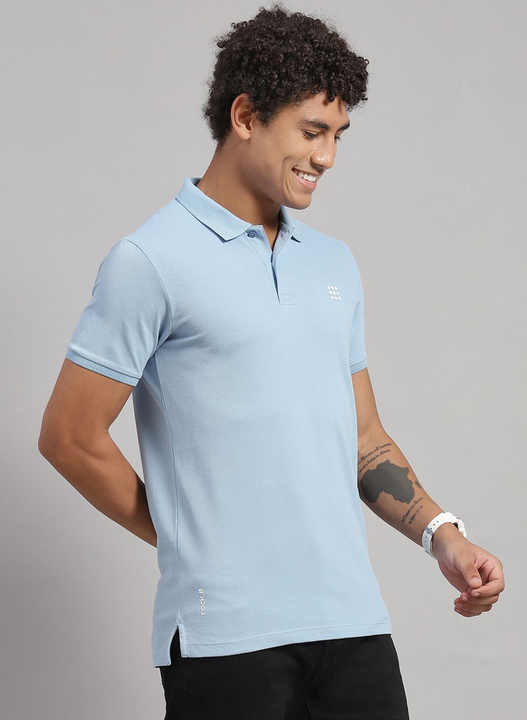 Men Blue Solid T-Shirt
