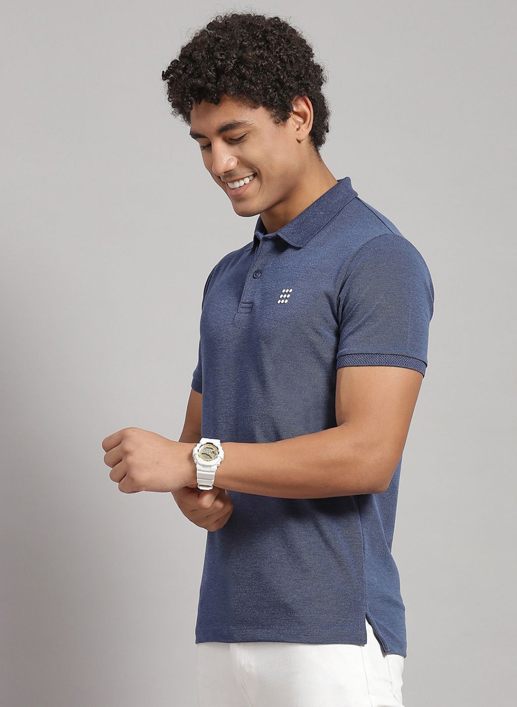 Men Blue Solid T-Shirt