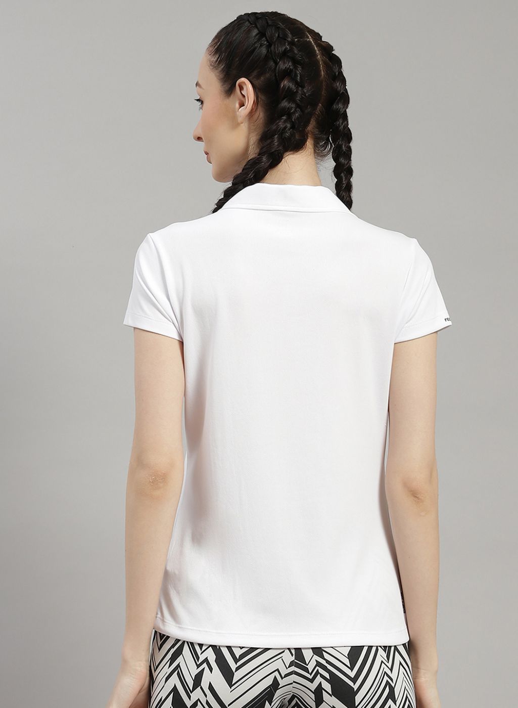 Women White Solid T-Shirt