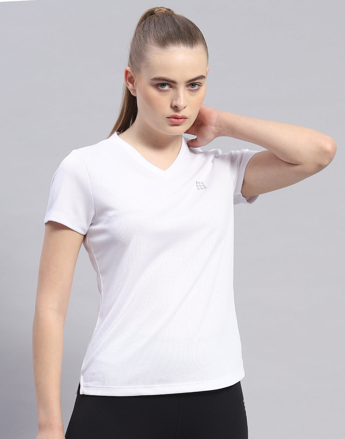 Women White Solid V Neck Half Sleeve Top