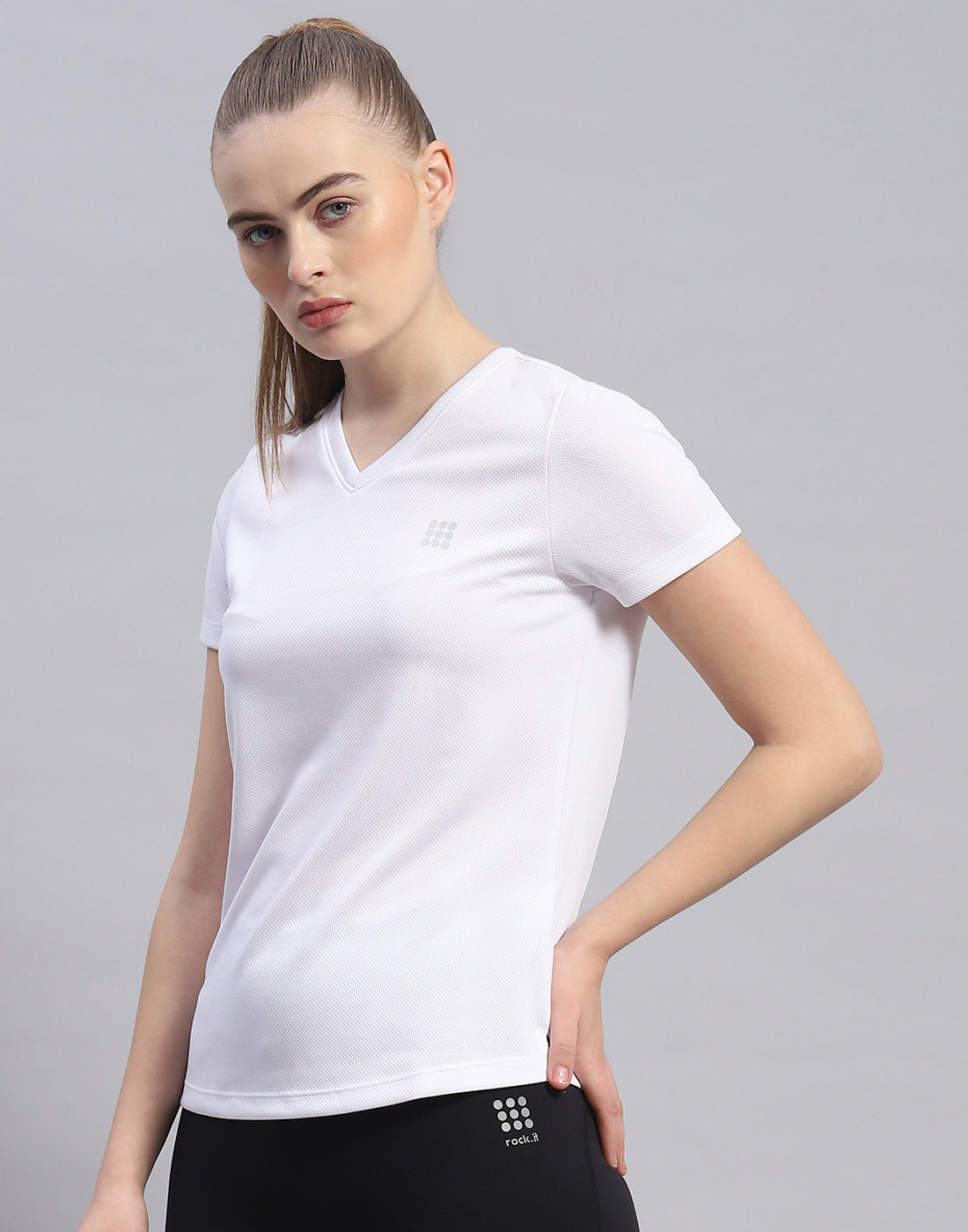 Women White Solid V Neck Half Sleeve Top