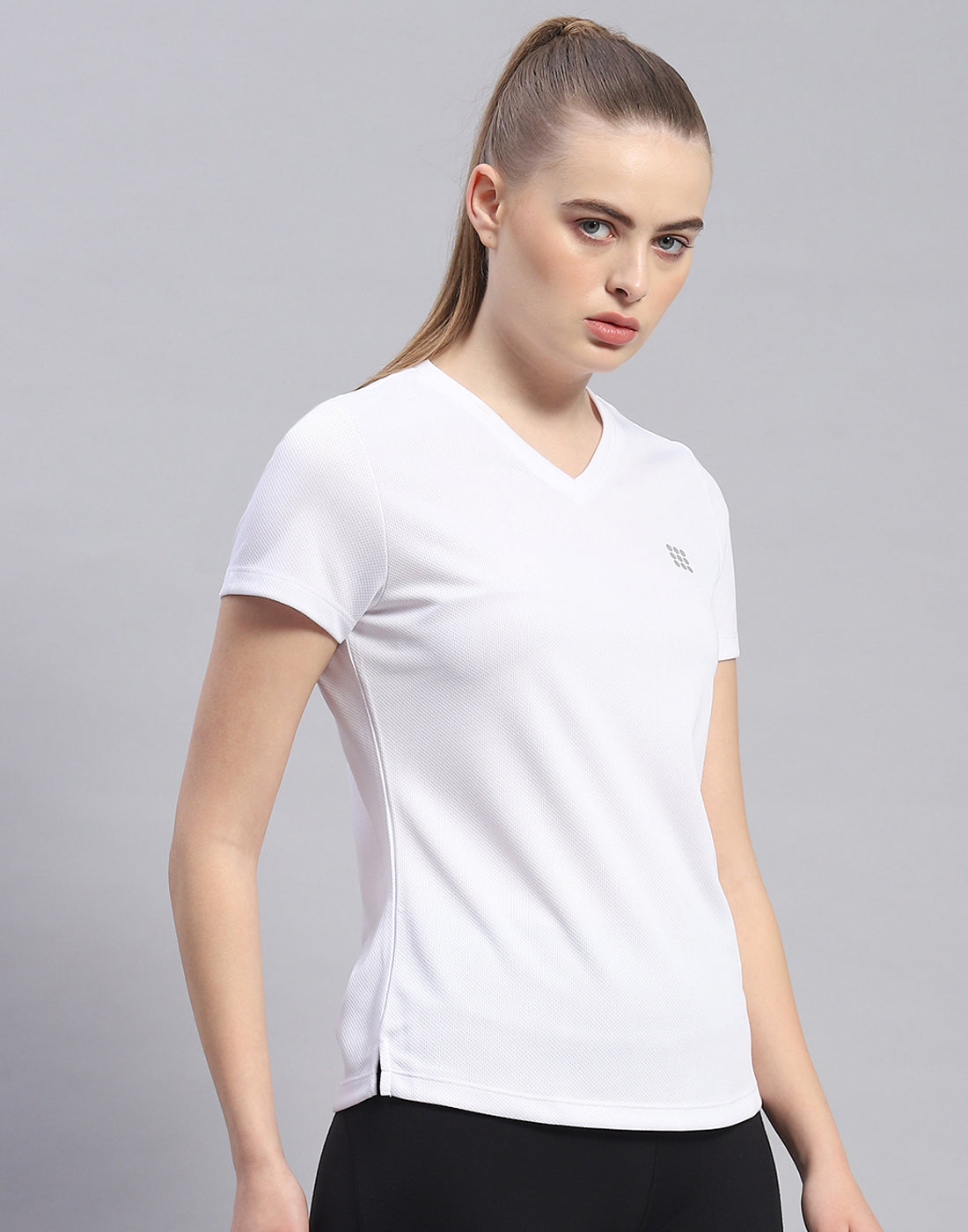 Women White Solid V Neck Half Sleeve Top