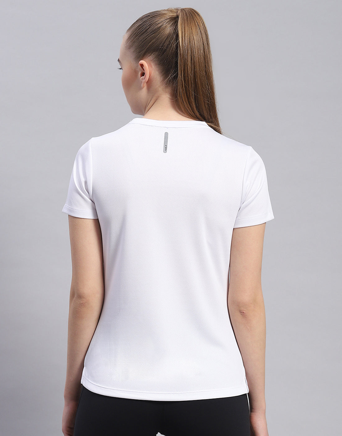 Women White Solid V Neck Half Sleeve Top