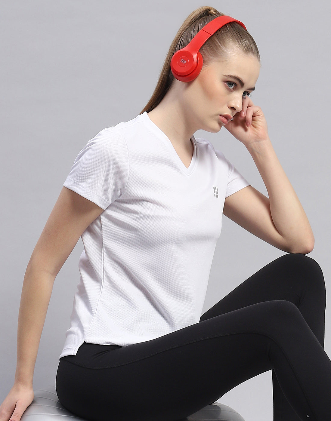 Women White Solid V Neck Half Sleeve Top