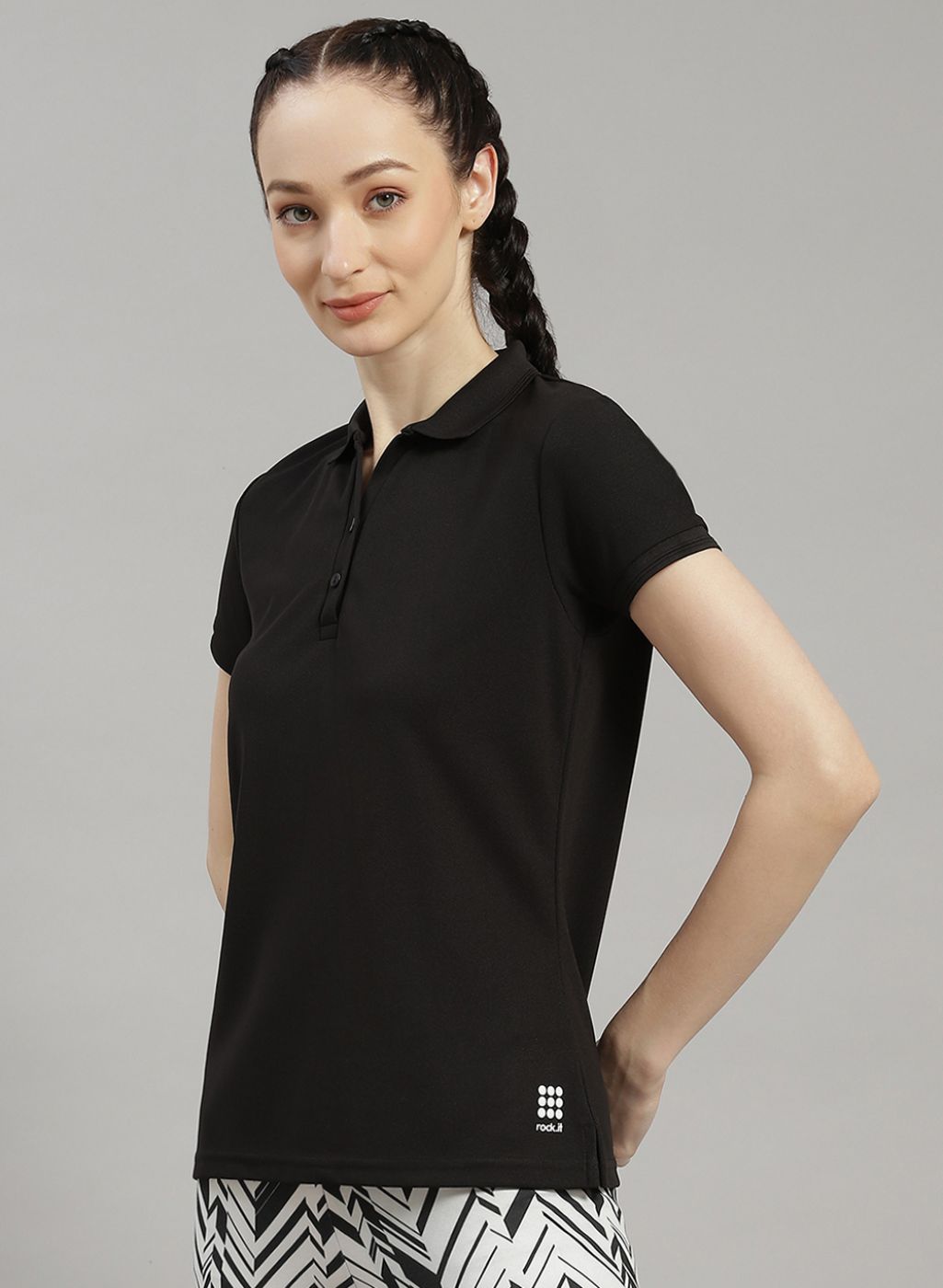Women Black Solid T-Shirt