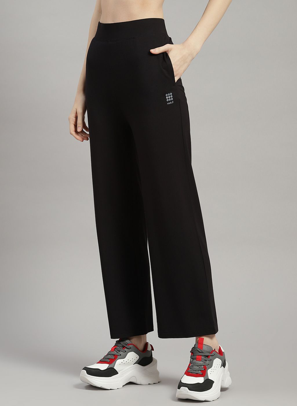 Women Black Solid Trackpant