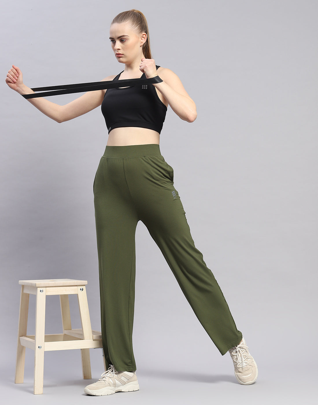 Women Olive Solid Regular Fit Yoga Pant