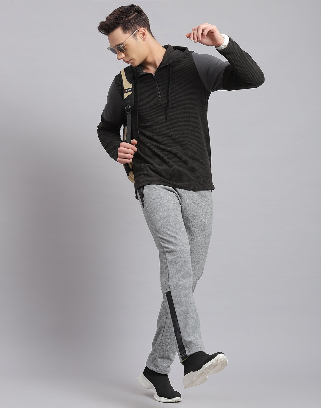 Men Grey Solid Hooded Full Sleeve Sweatshirt