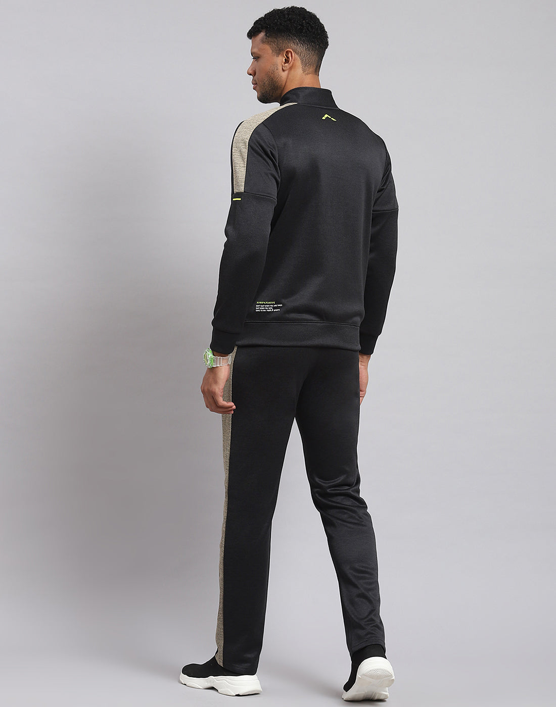 Men Black Solid Stand Collar Full Sleeve Tracksuit