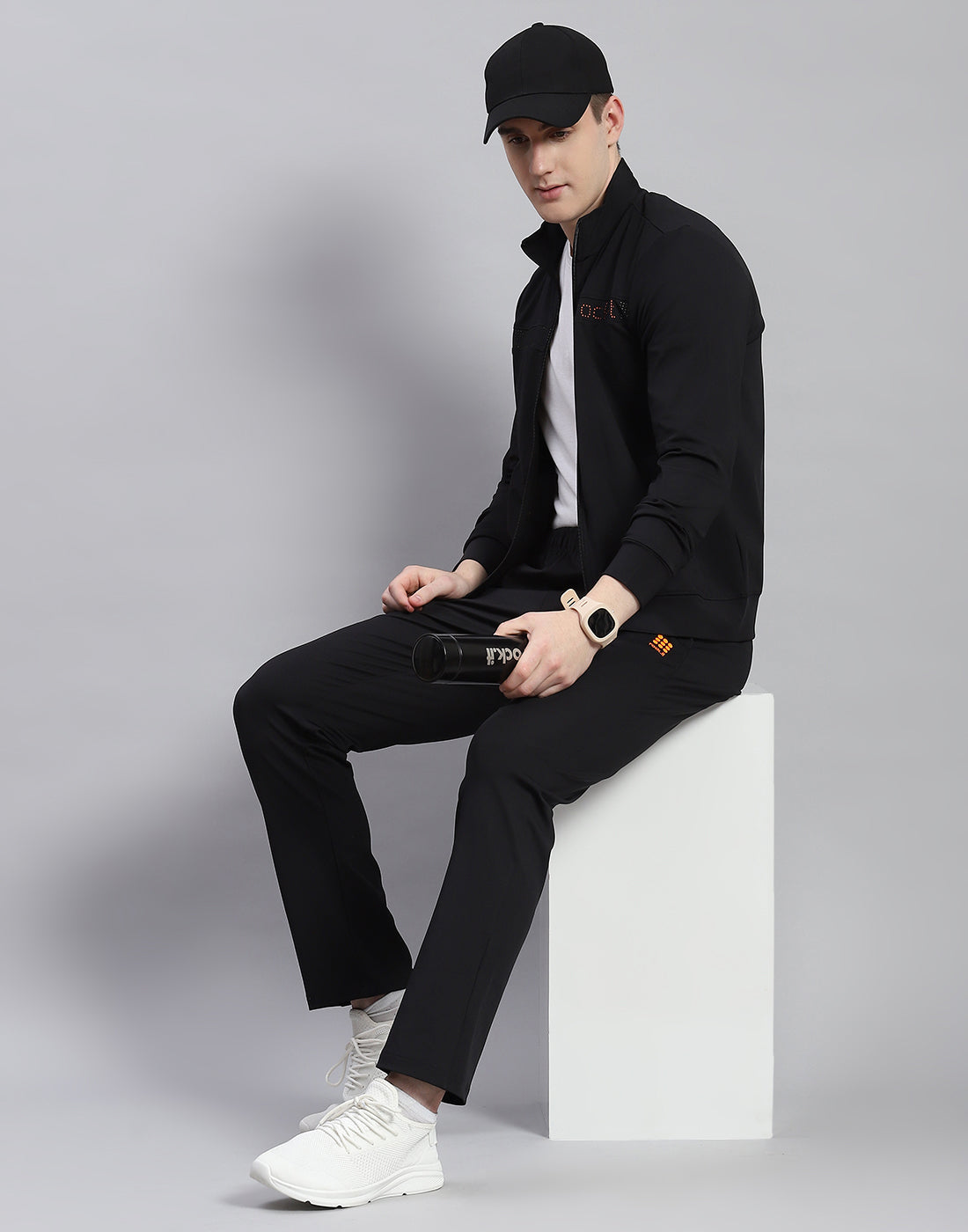 Men Black Solid Stand Collar Full Sleeve Tracksuit