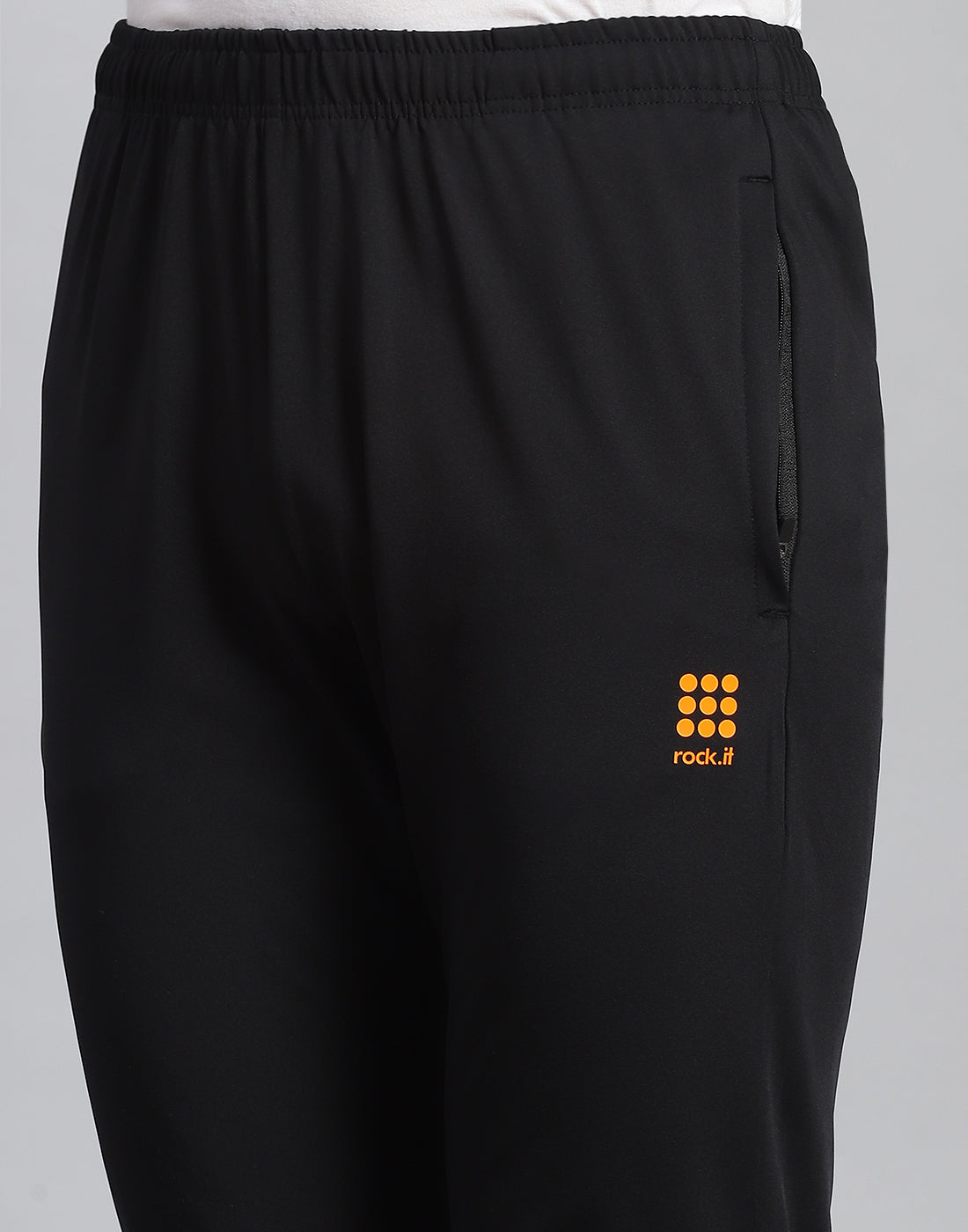 Men Black Solid Stand Collar Full Sleeve Tracksuit