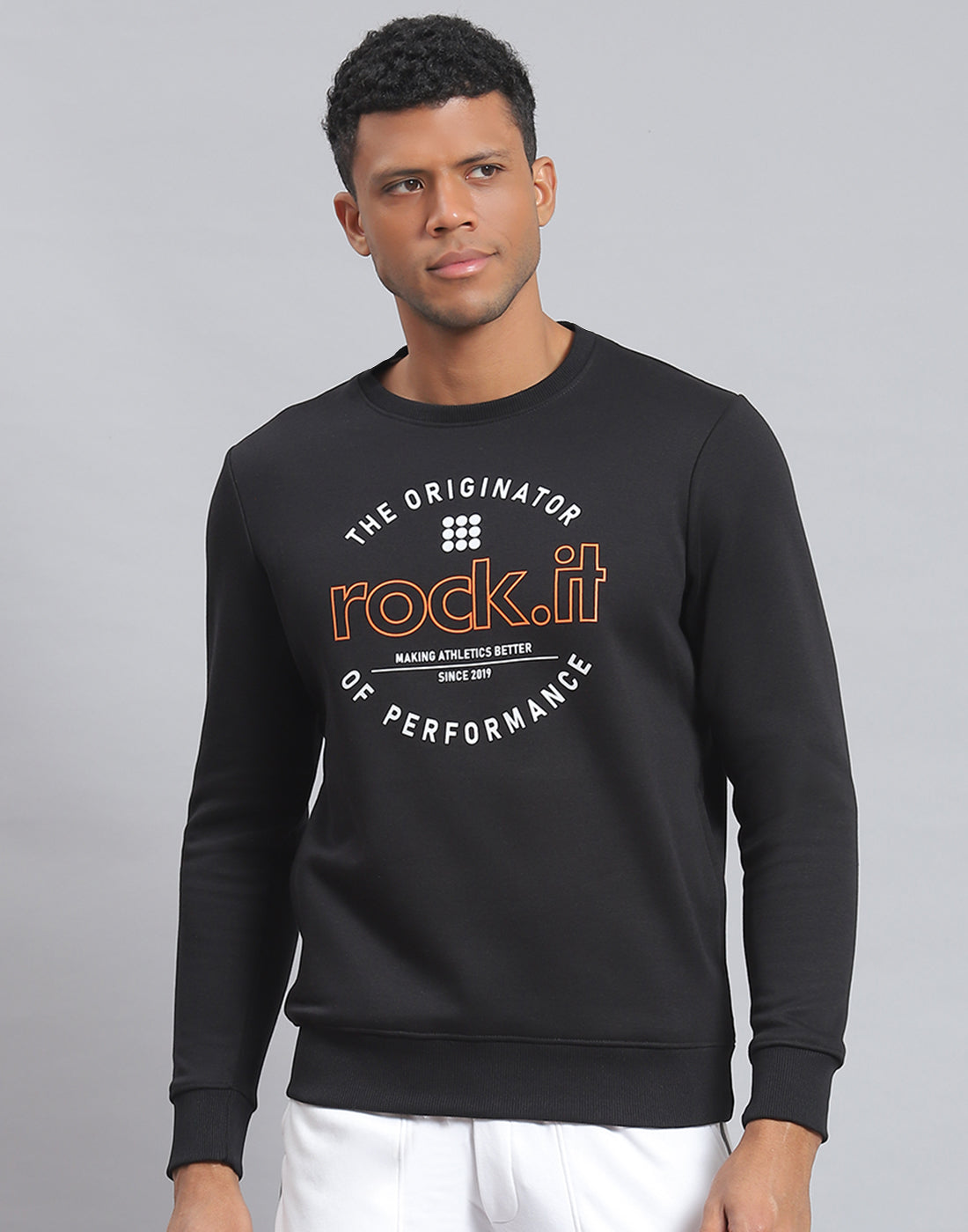 Men Black Solid Round Neck Full Sleeve Sweatshirt