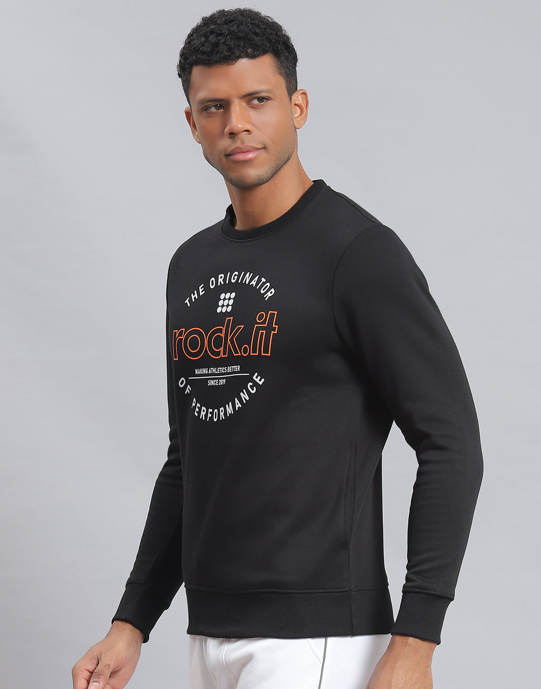 Men Black Solid Round Neck Full Sleeve Sweatshirt