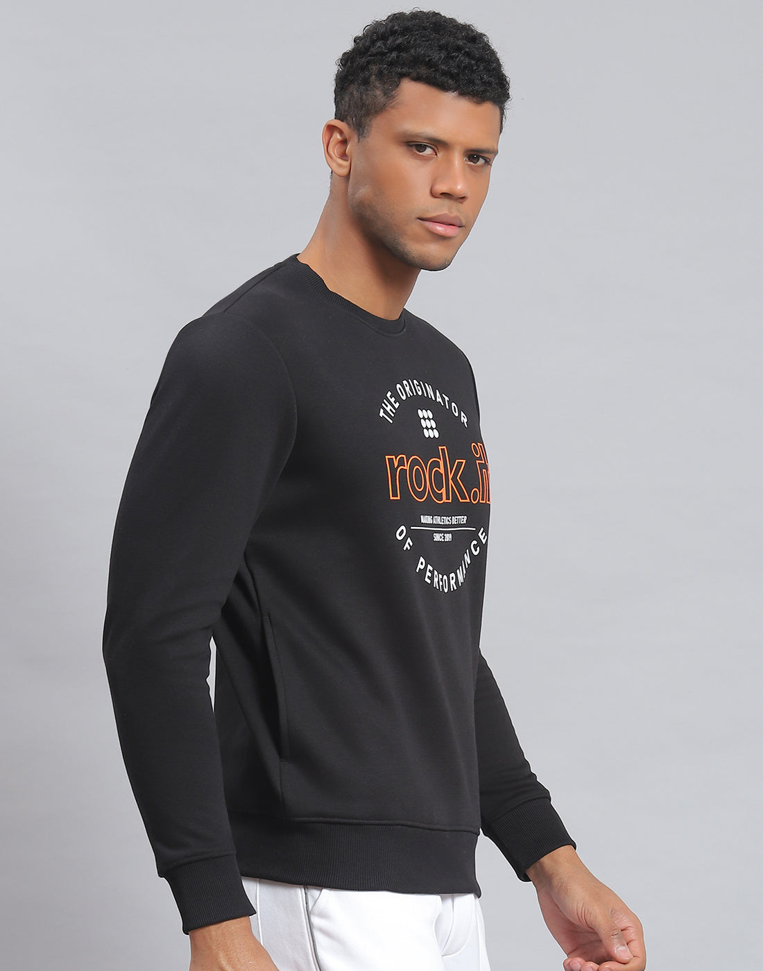 Men Black Solid Round Neck Full Sleeve Sweatshirt