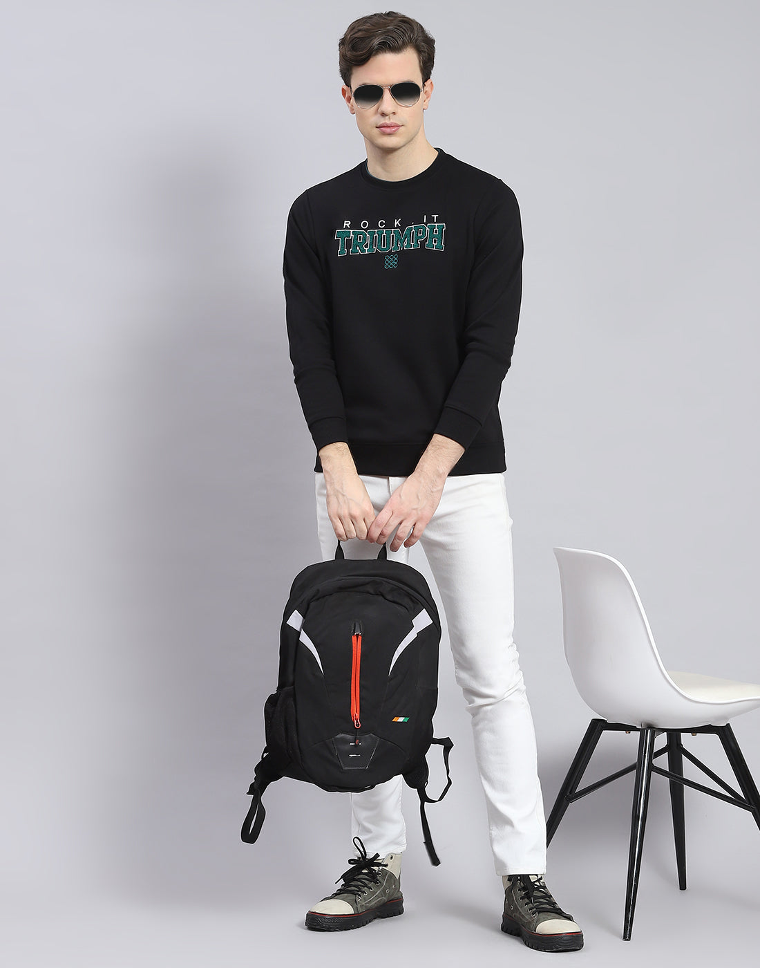 Men Black Solid Round Neck Full Sleeve Sweatshirt