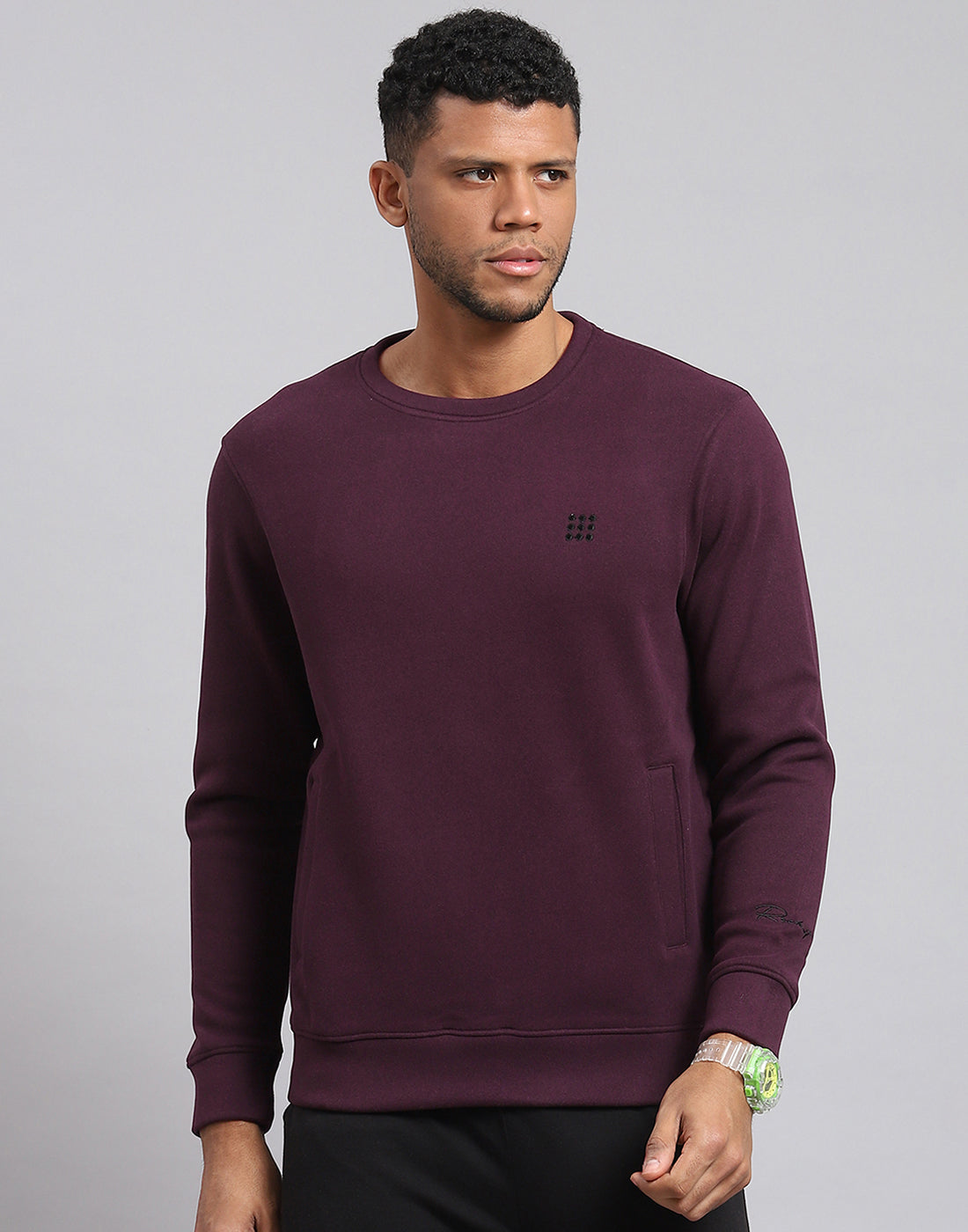 Men Maroon Solid Round Neck Full Sleeve Sweatshirt