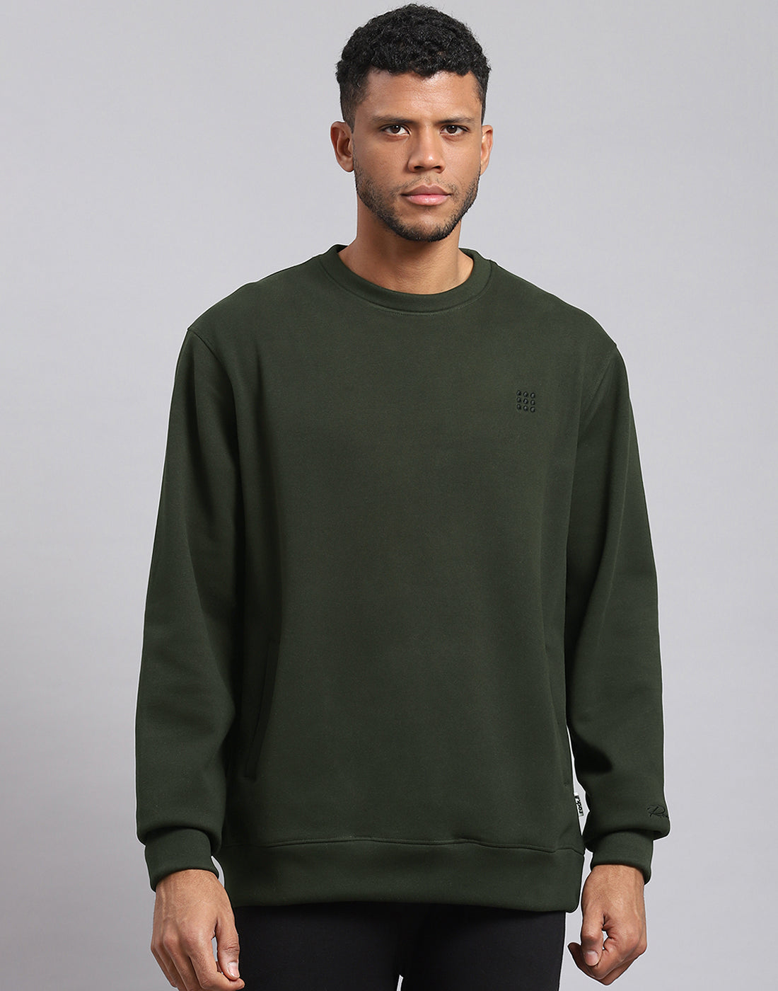 Men Olive Solid Round Neck Full Sleeve Sweatshirt